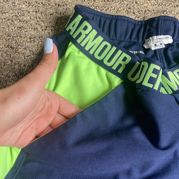 under armor athletic shorts - Picture 3 of 3